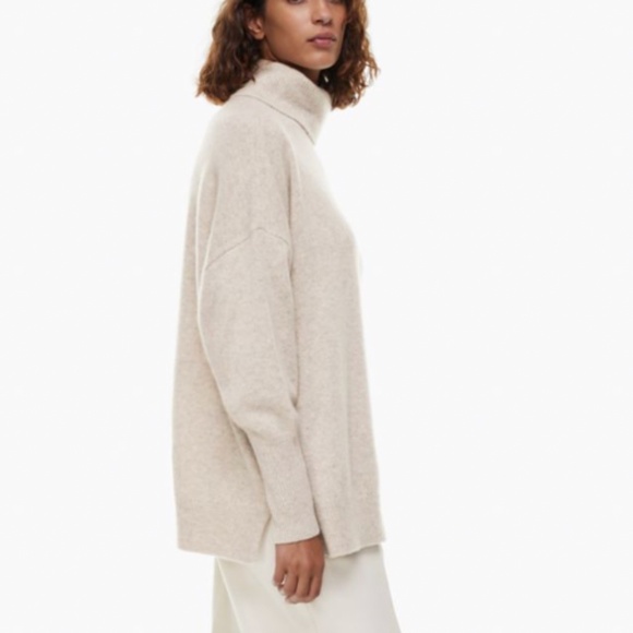Aritzia/ The Group Babaton Cashmere Caravan Turtleneck. - Picture 4 of 4